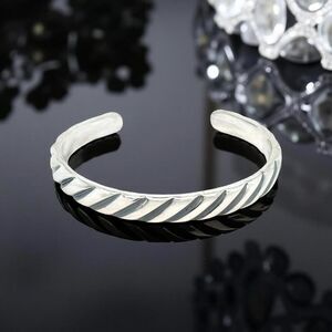 David Yurman Chevron Cuff Bracelet Size M Sterling Silver Estate DY570